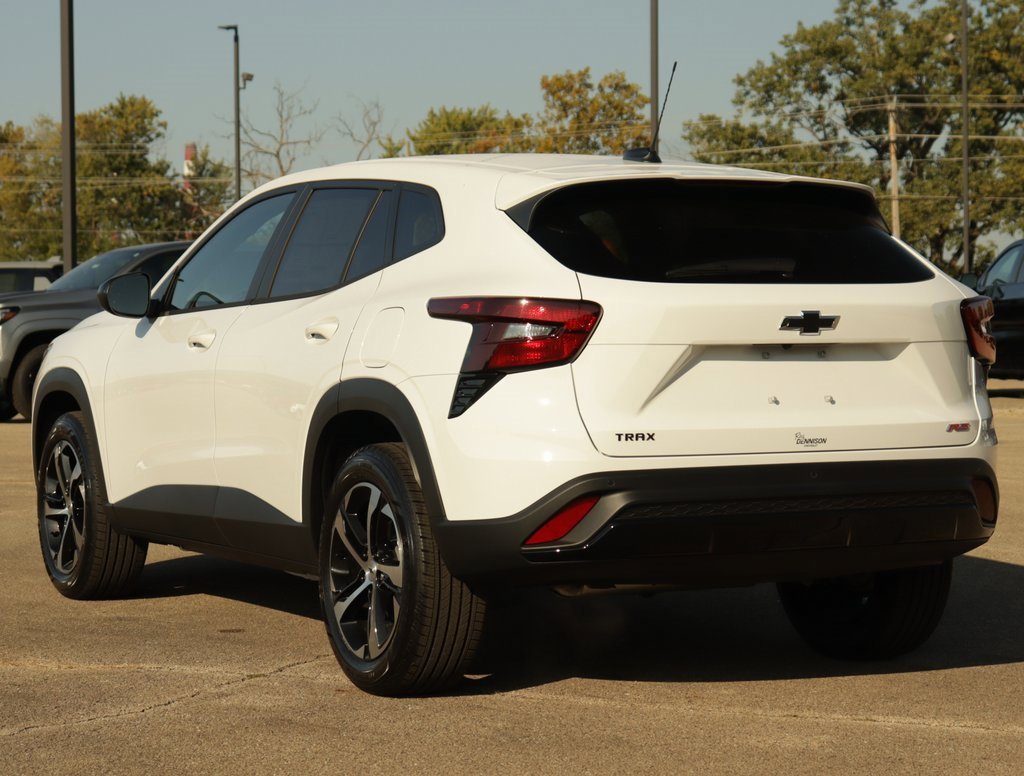 2025 Chevrolet Trax photo 4