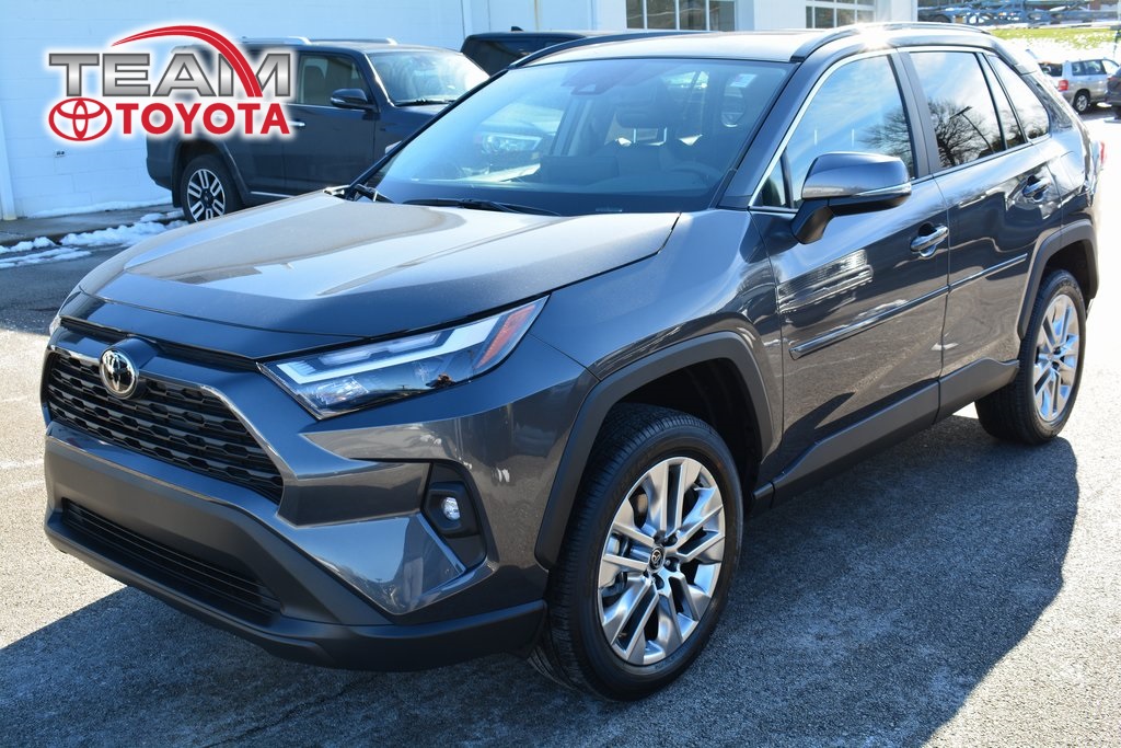2025 Toyota RAV4 XLE Premium's photo