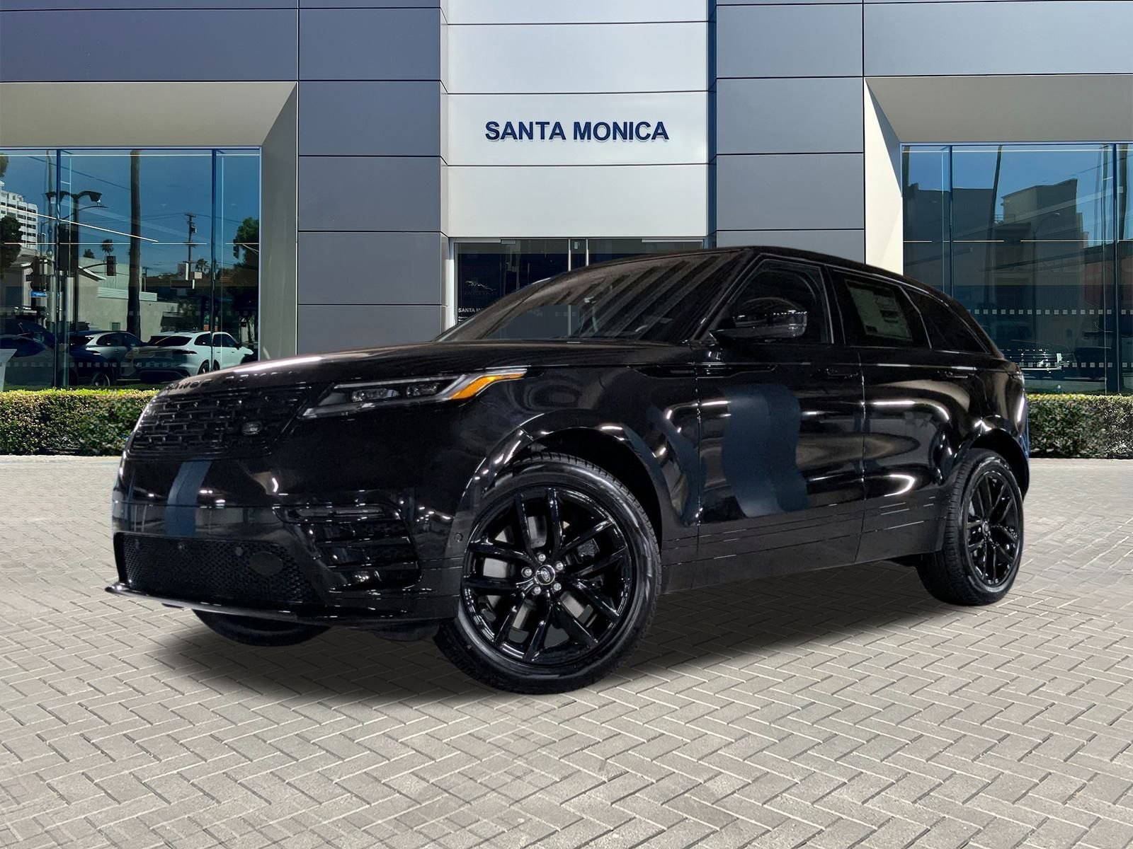 2026 Land Rover Range Rover Velar Dynamic SE's photo