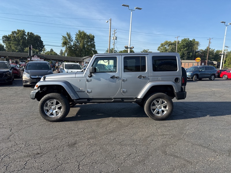 2016 Jeep Wrangler Unlimited Sahara photo 4