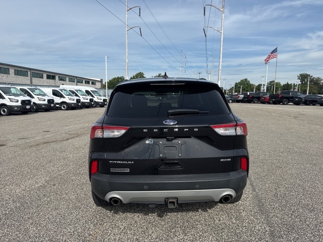 2022 Ford Escape Titanium photo 5