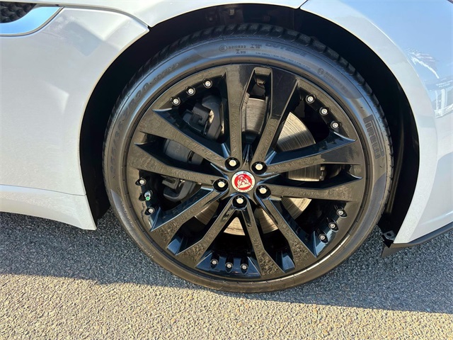2019 Jaguar F-TYPE P380 photo 30