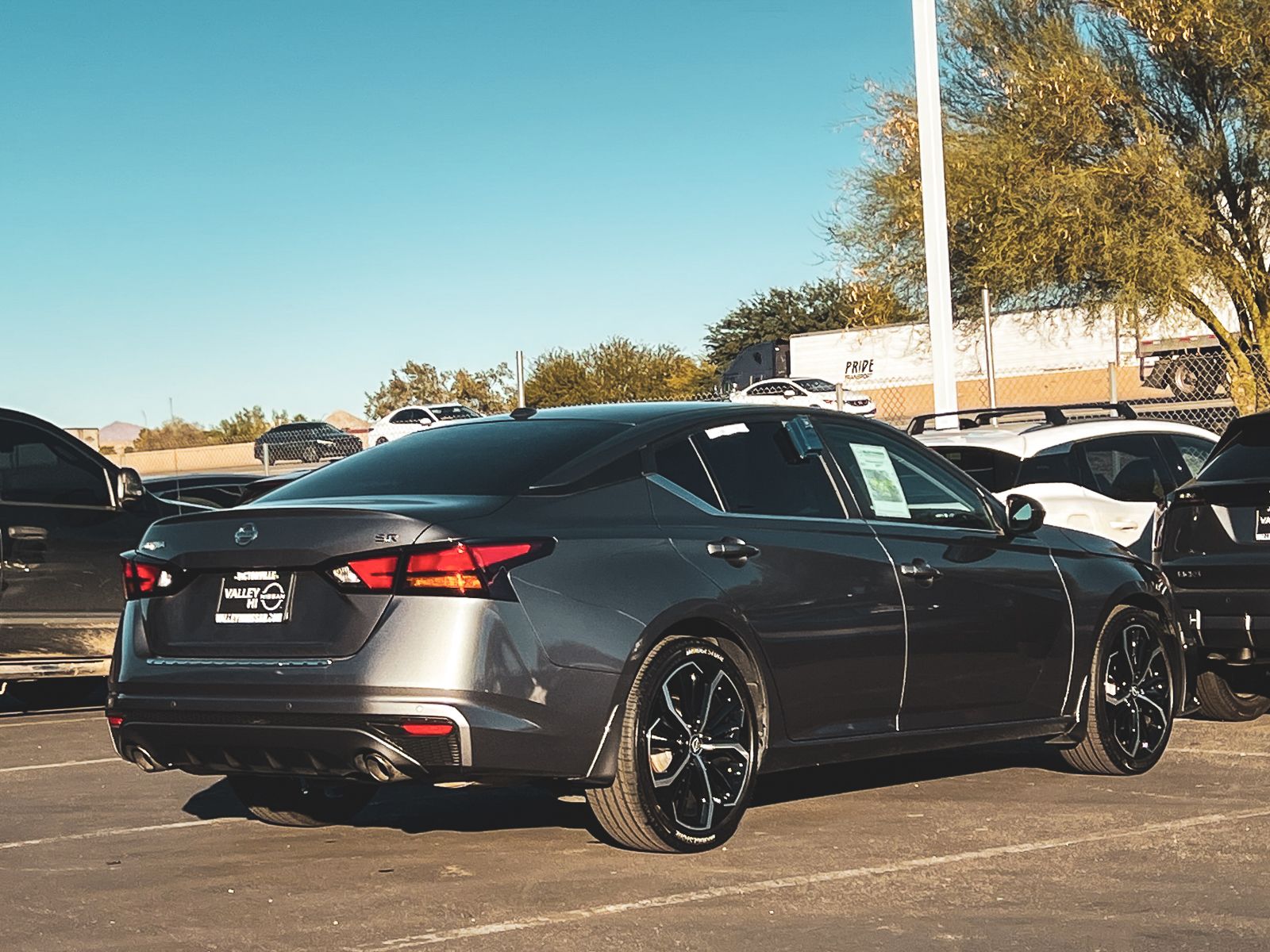 2021 Nissan Altima 2.5 SR photo 3