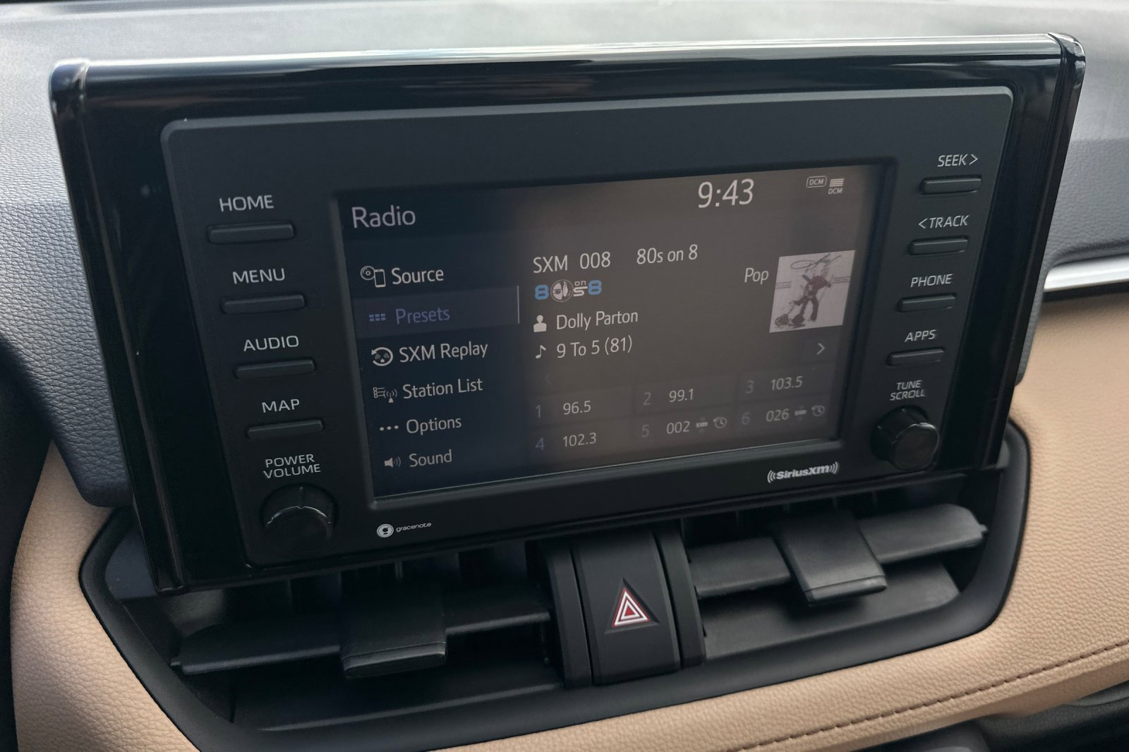2022 Toyota RAV4 XLE photo 36