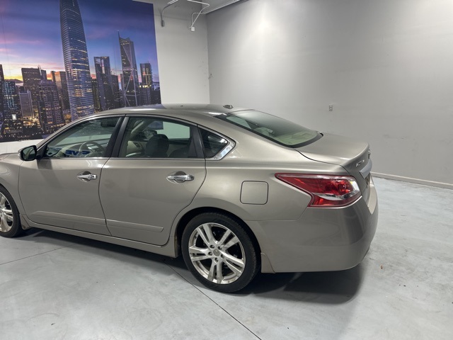 2013 Nissan Altima 3.5 SV photo 5