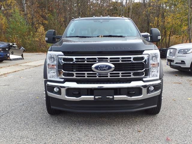 2024 Ford F-550 photo 2