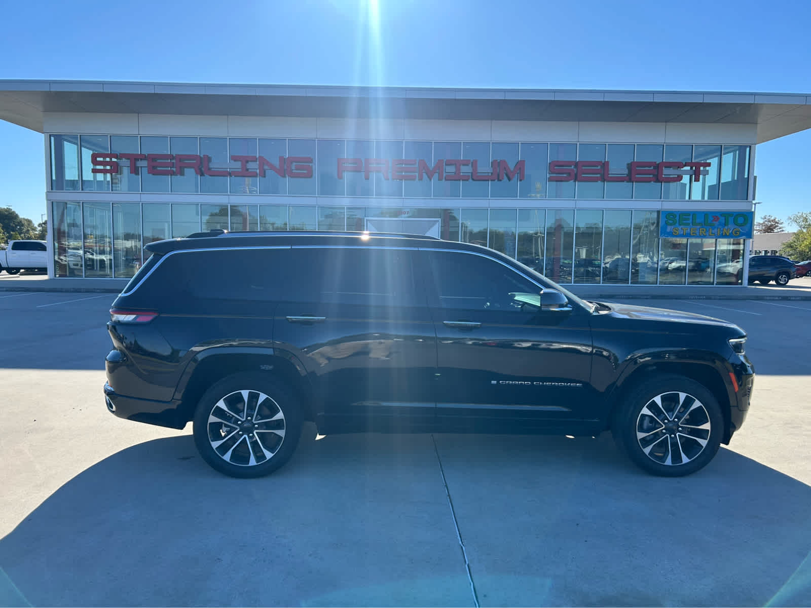 2022 Jeep Grand Cherokee L Overland's photo