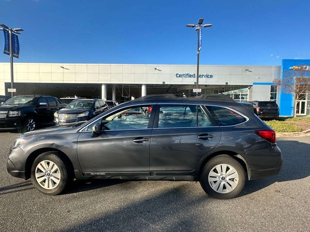 2019 Subaru Outback 2.5i photo 2