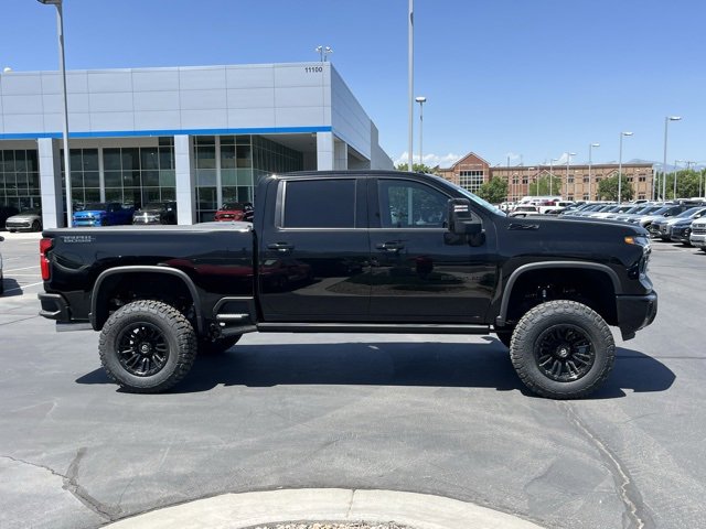 2025 Chevrolet Silverado LTZ photo 2