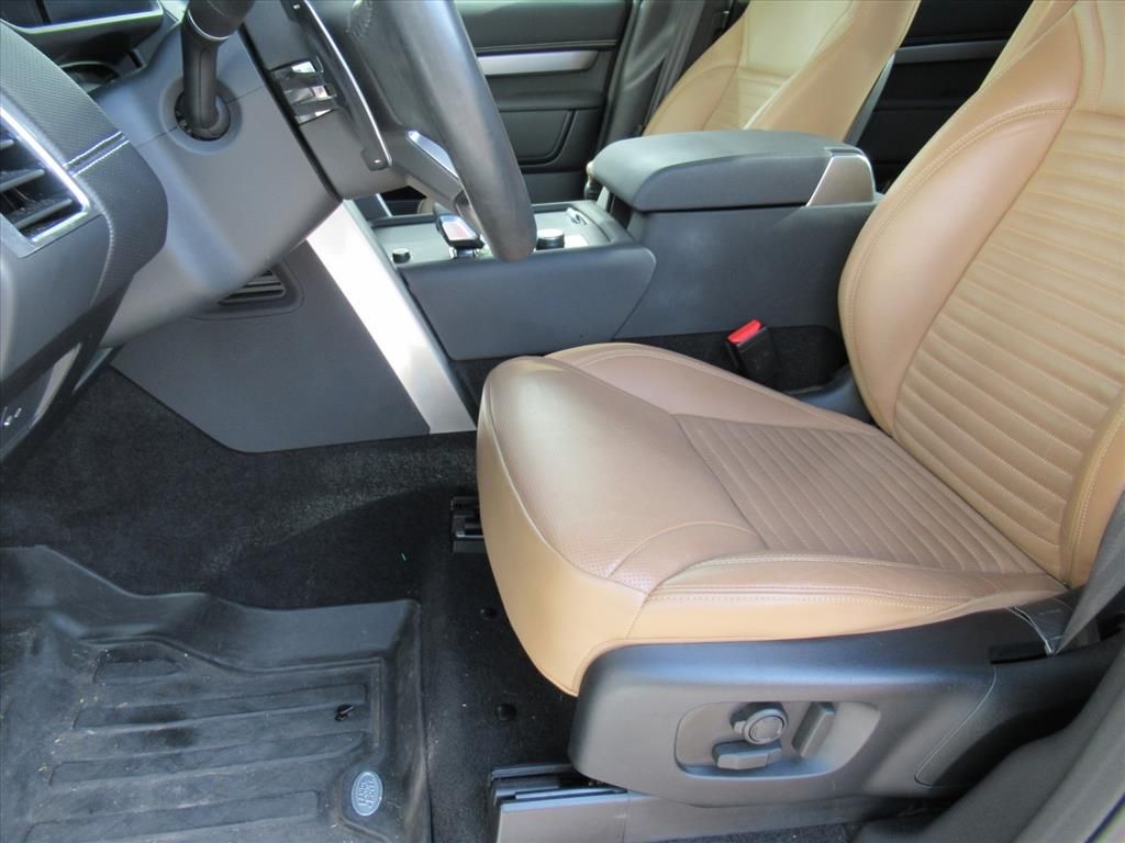 2024 Land Rover Discovery SE photo 14