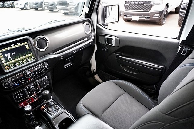 2023 Jeep Wrangler Rubicon 4xe photo 24