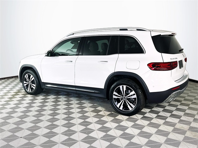 2026 Mercedes Benz GLB 250 photo 3