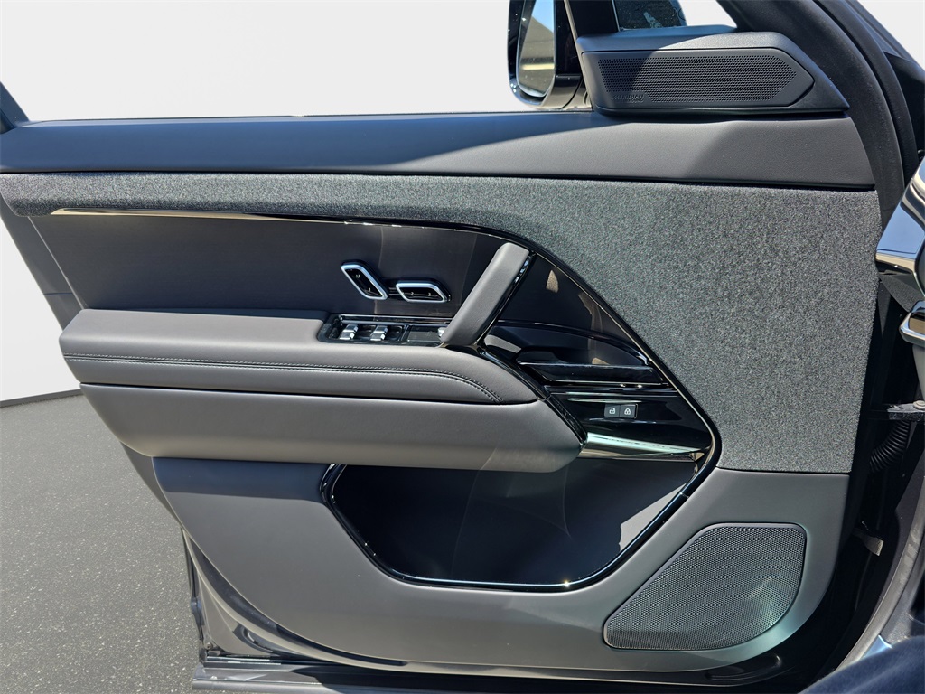 2025 Land Rover Range Rover Sport SE photo 22
