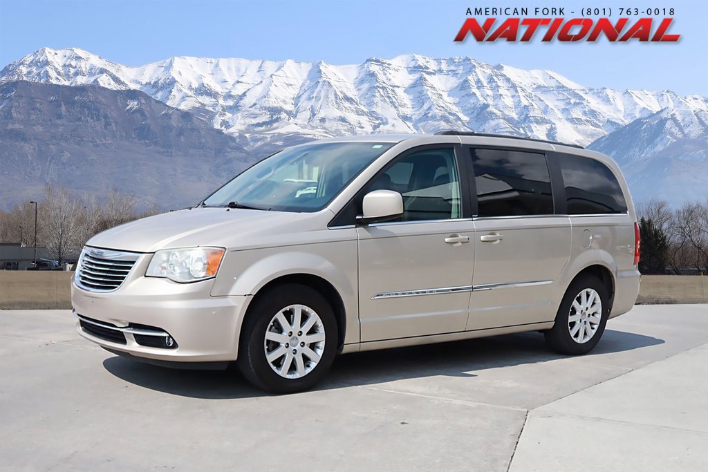 2013 Chrysler Town and Country Touring