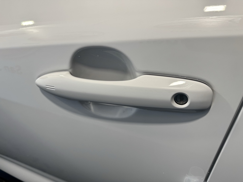 2025 Toyota Corolla SE photo 12