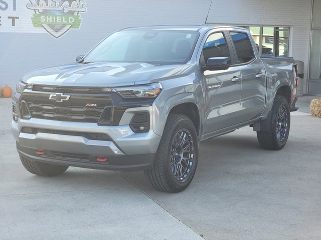 2025 Chevrolet Colorado Z71 photo 8