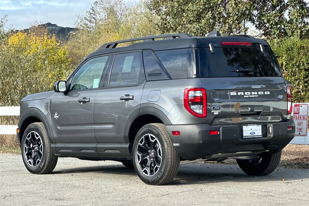 2025 Ford Bronco Sport Outer Banks photo 3
