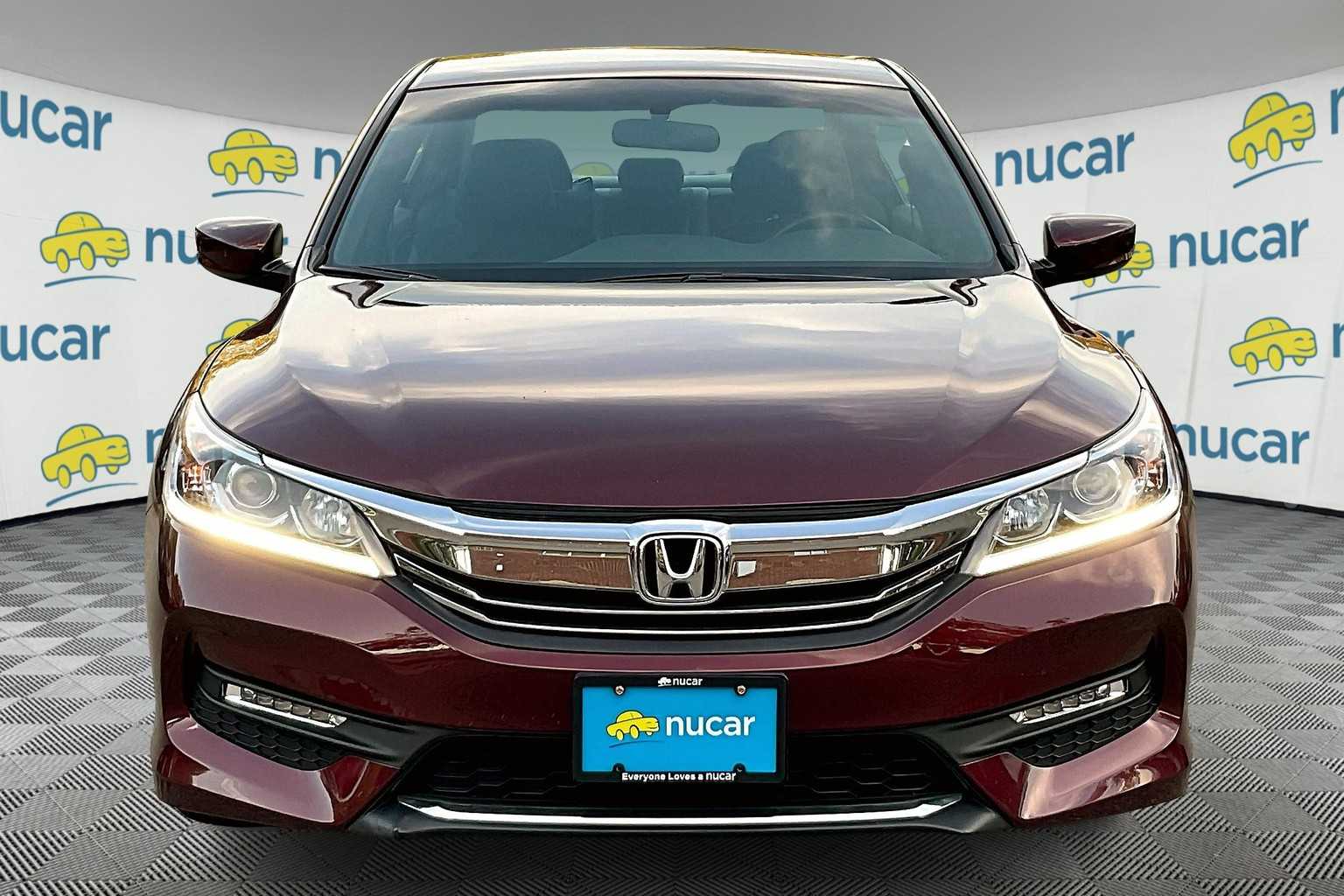 2017 Honda Accord Sport photo 2