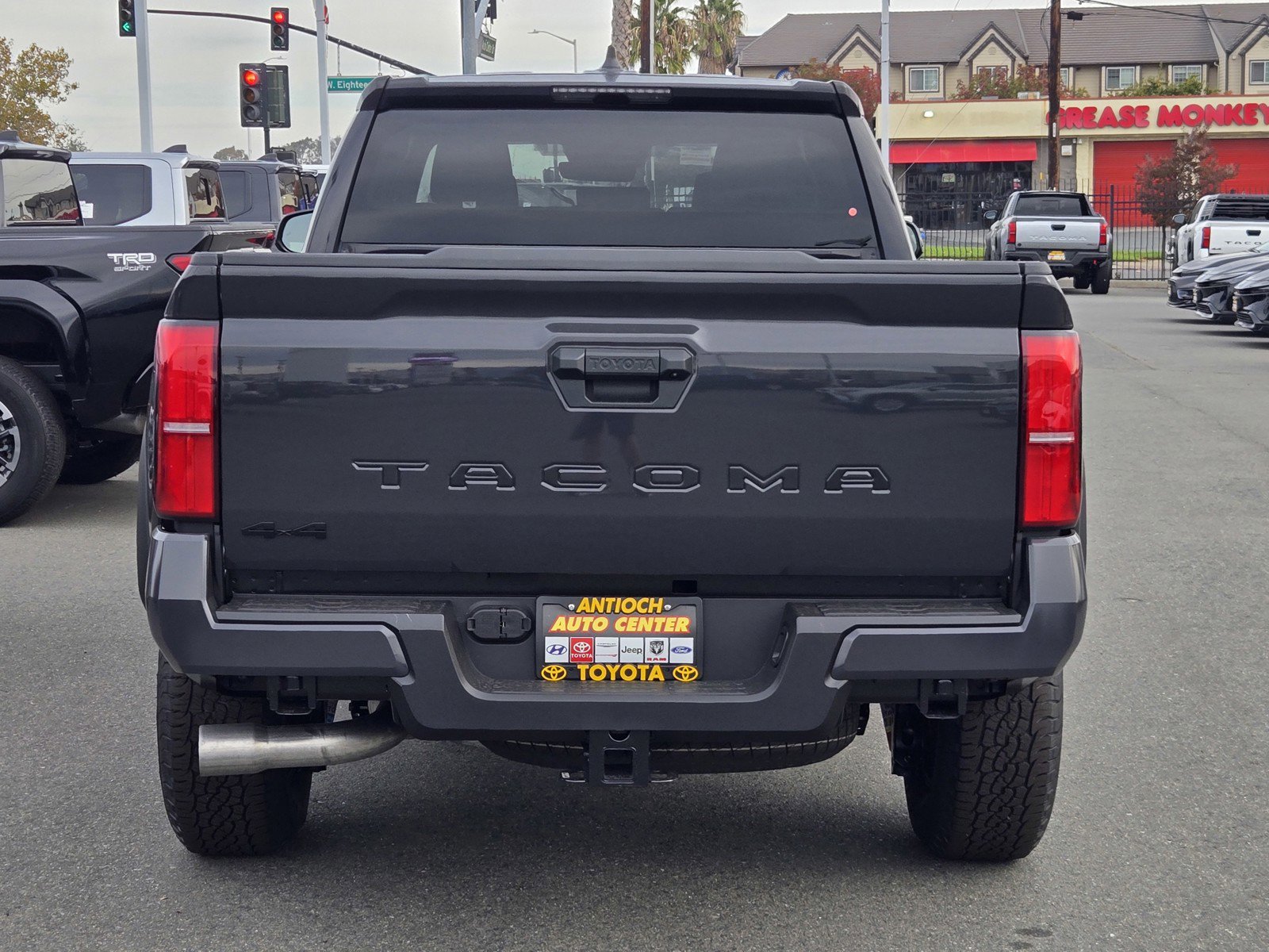 2025 Toyota Tacoma TRD Off-Road Double Cab photo 4
