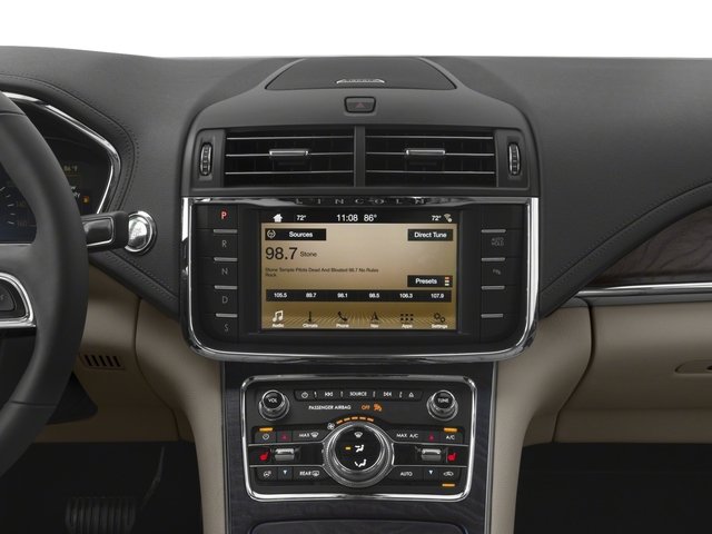 2018 Lincoln Continental Premiere photo 3