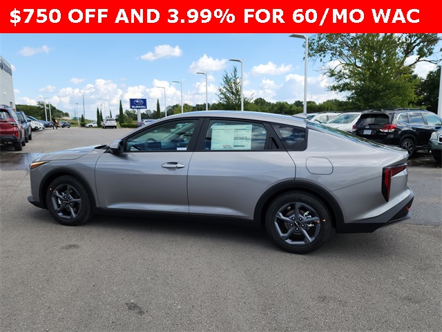 2025 Kia K4 LXS photo 4