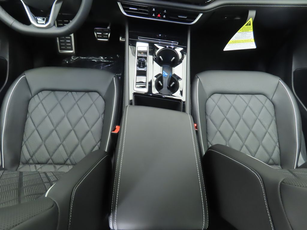 2025 Volkswagen Atlas SEL Premium R-Line photo 17