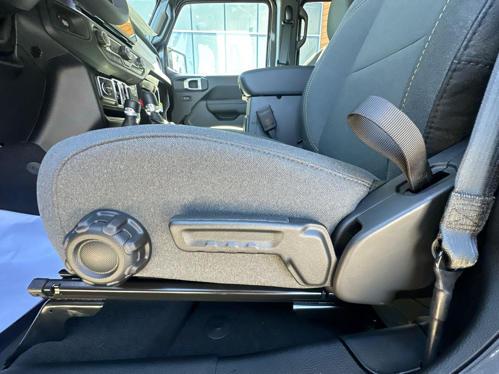 2025 Jeep Wrangler Sport S photo 9