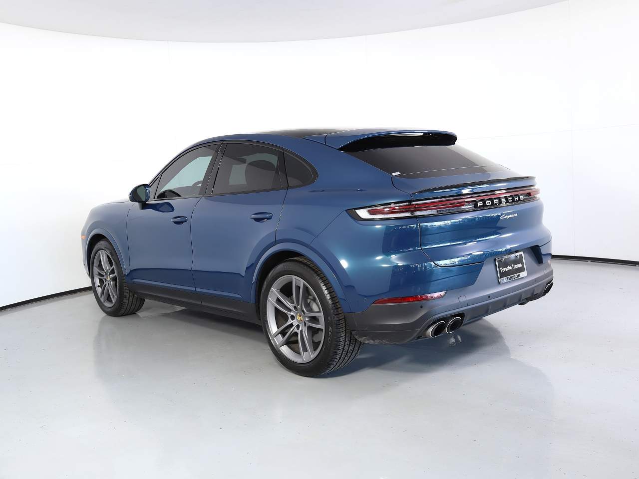 2024 Porsche Cayenne Coupe photo 3
