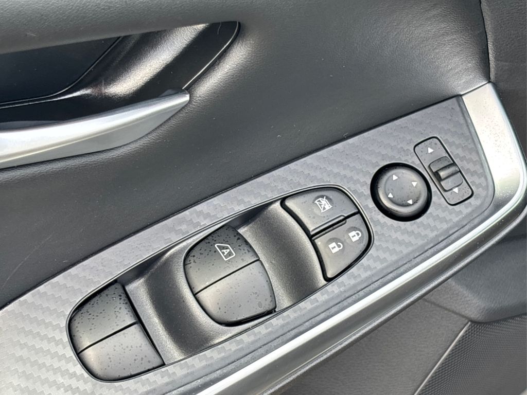 2025 Nissan Sentra SR photo 17