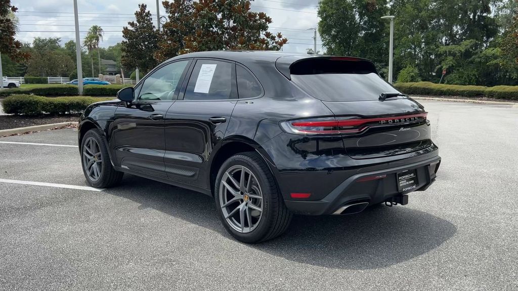 2025 Porsche Macan Base photo 6