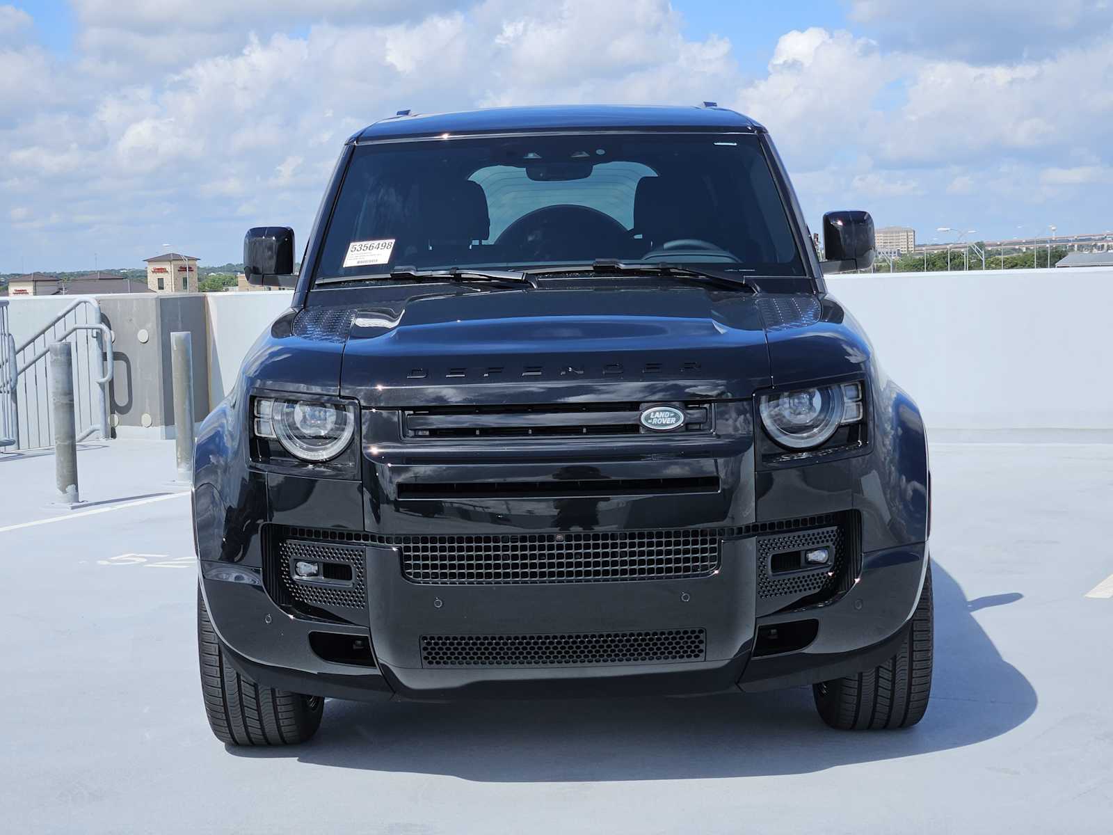 2025 Land Rover Defender 130 X-Dynamic SE photo 2