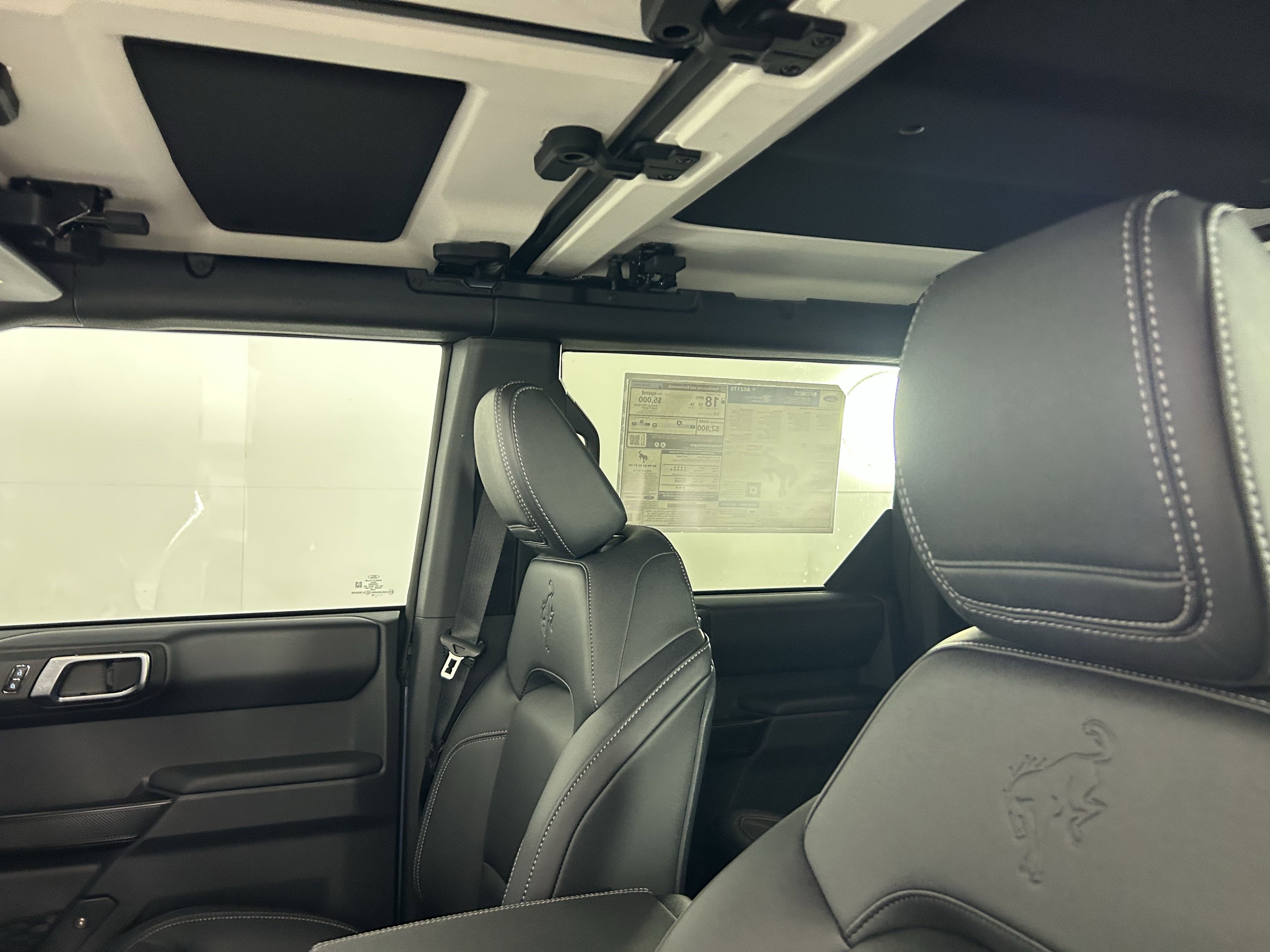 2025 Ford Bronco Badlands photo 8