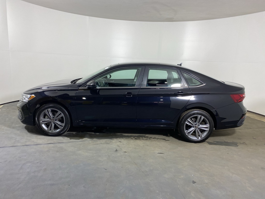 Used 2024 Volkswagen Jetta SE with VIN 3VW7M7BU9RM004454 for sale in Hoffman Estates, IL