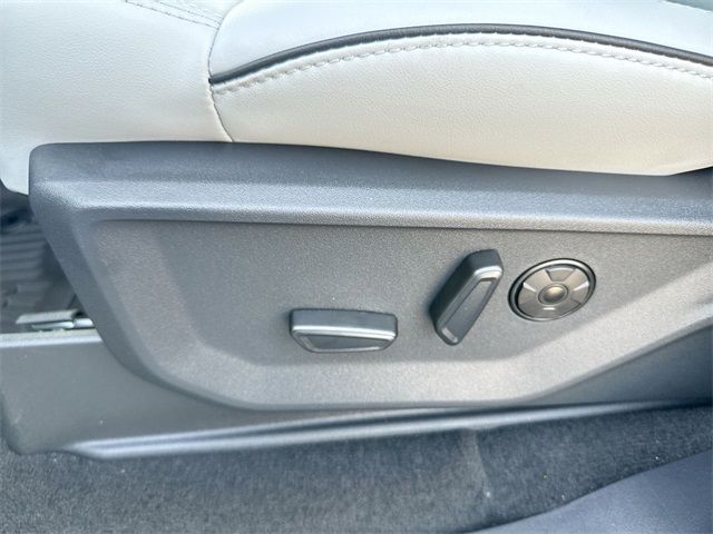 2025 Ford Expedition Platinum photo 3