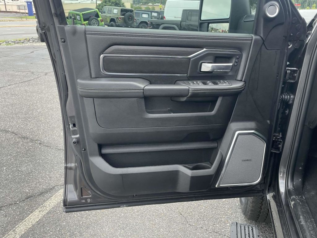 2025 Ram 2500 Laramie photo 22