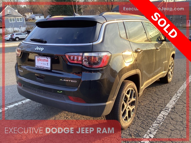 2025 Jeep Compass Limited photo 4
