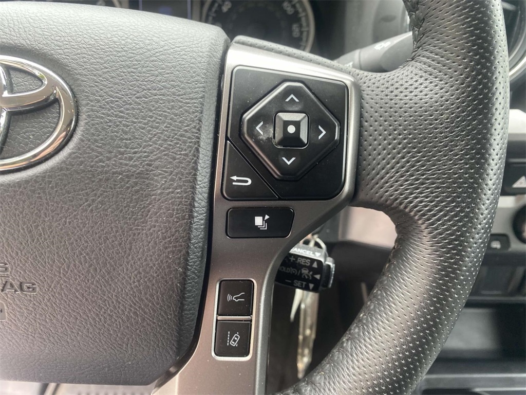 2022 Toyota Tacoma SR5 photo 25