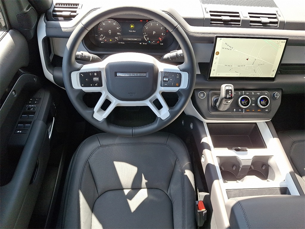 2025 Land Rover Defender 110 S photo 8