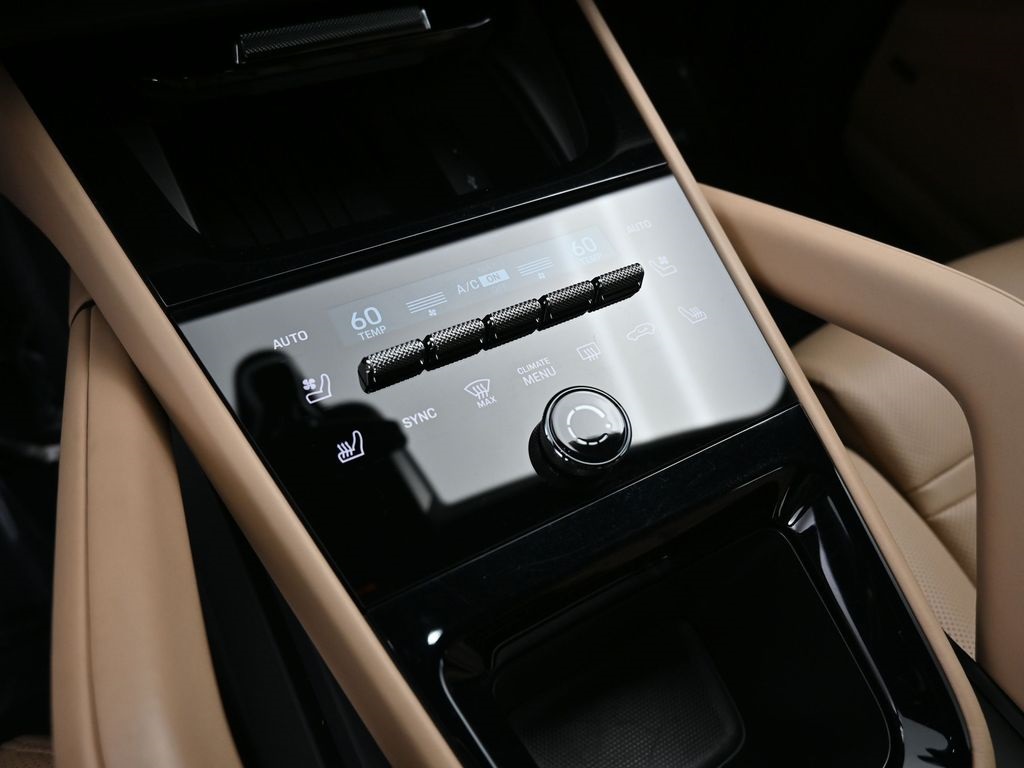 2024 Porsche Cayenne Coupe Base photo 20