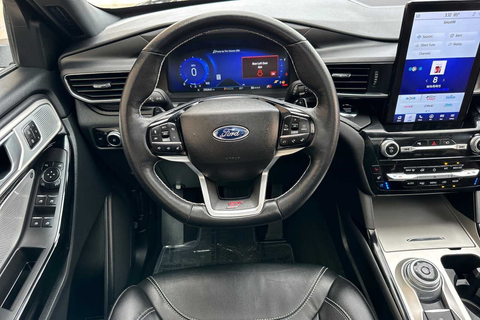 2023 Ford Explorer ST photo 14