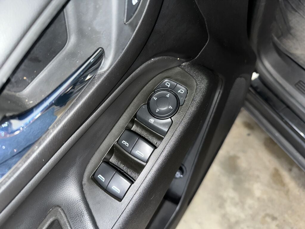 2024 Chevrolet Equinox LT photo 4