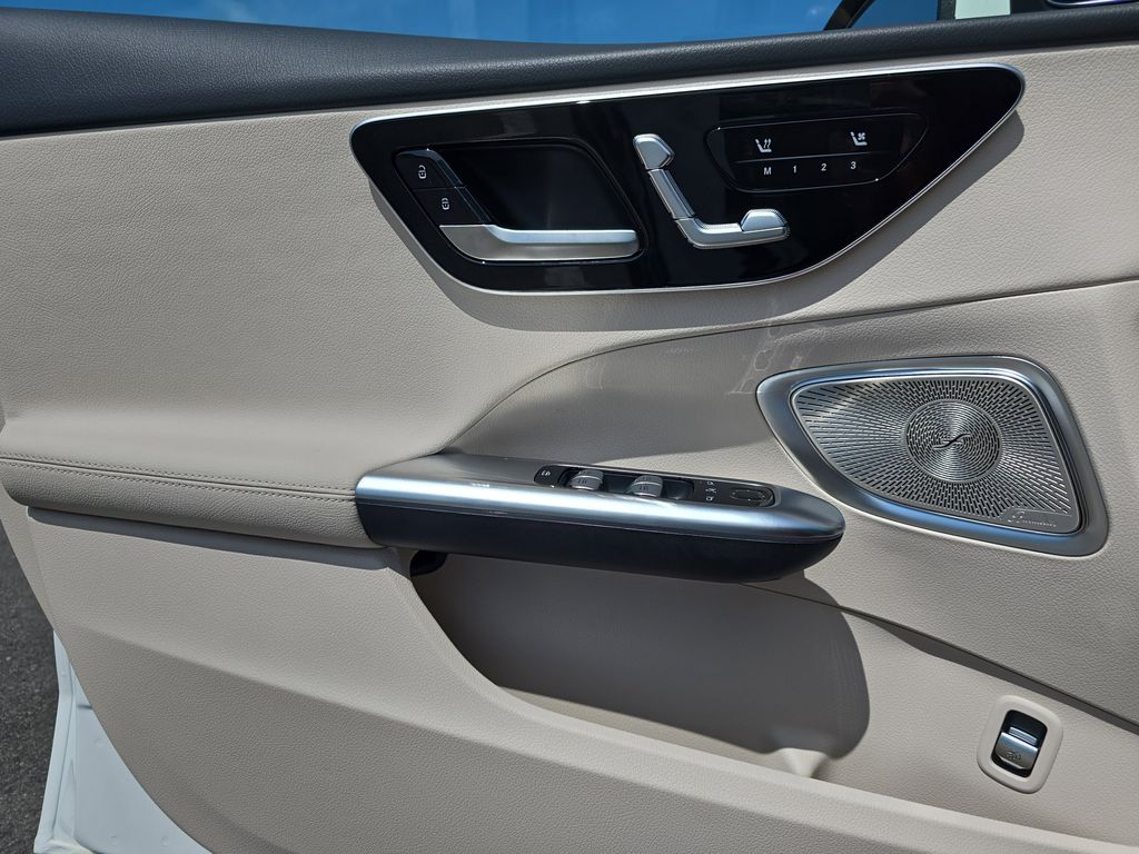 2025 Mercedes Benz C 300 photo 26