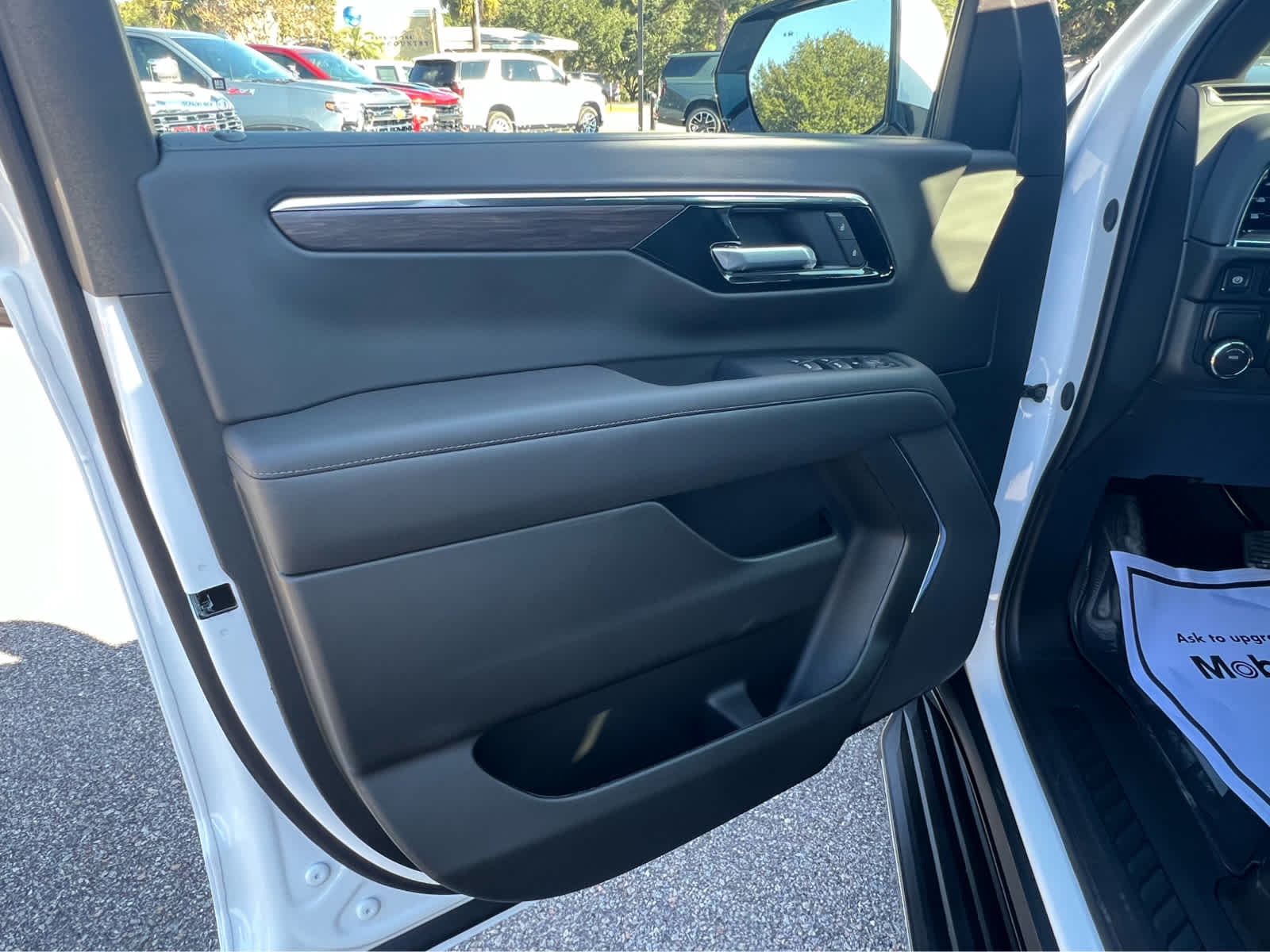 2025 Chevrolet Tahoe LS photo 7
