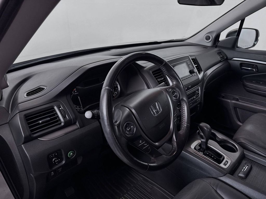 2019 Honda Ridgeline RTL photo 9