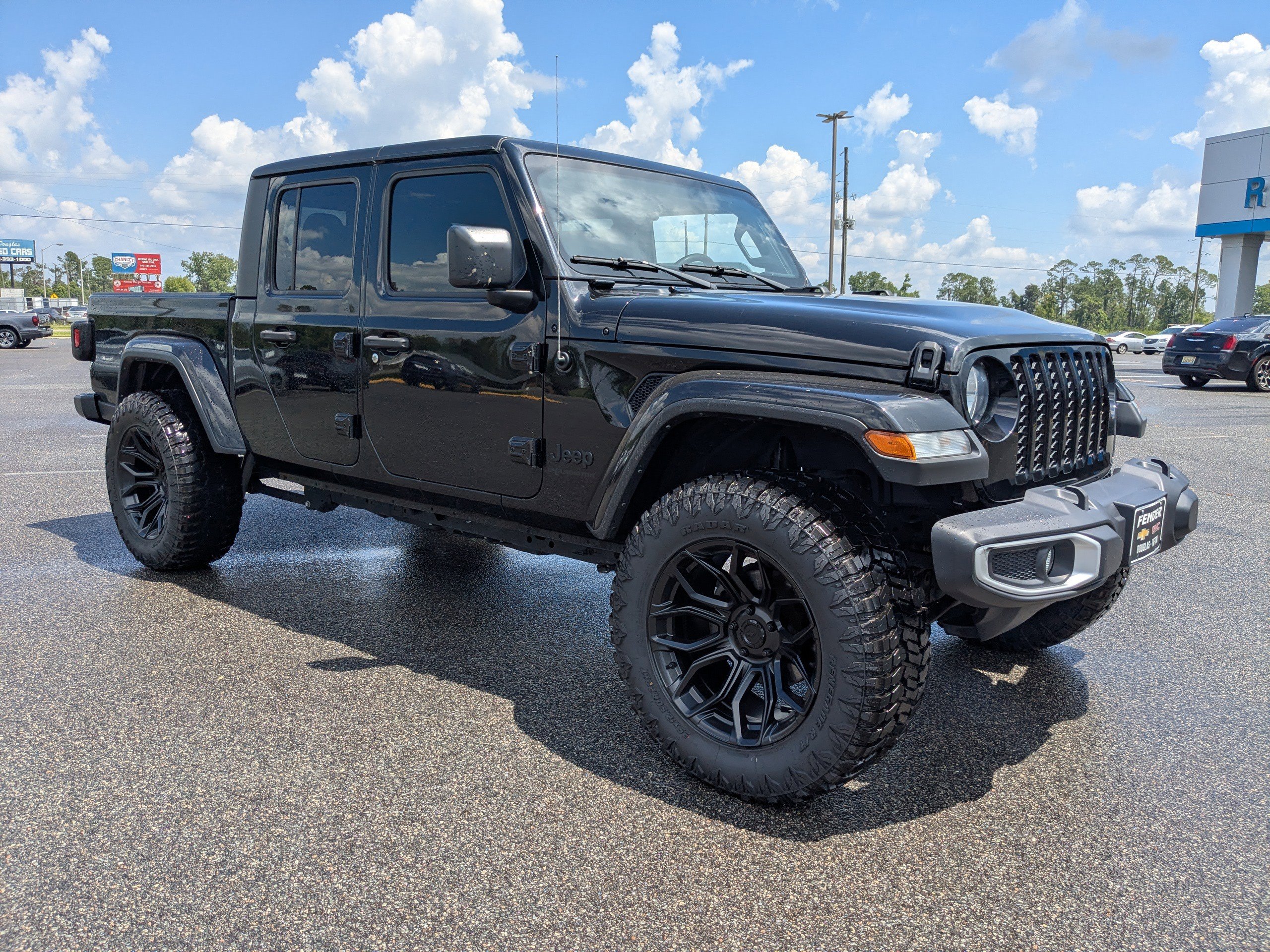 Pre-Owned 2023 Jeep Gladiator Sport S Pickup in Douglas #U7410 | Robert  Fender Chevrolet, image size:2560x1920