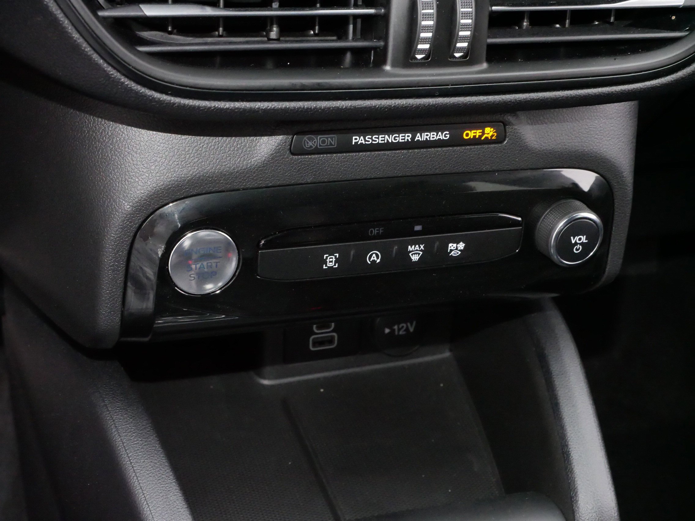 2024 Ford Escape ST-Line photo 18