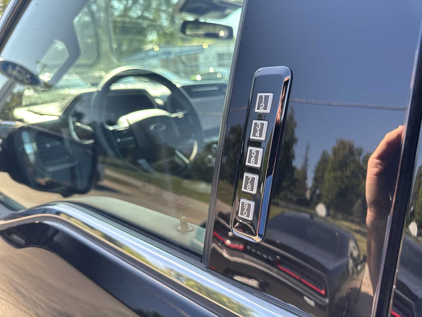 2023 Ford F-150 Platinum photo 20