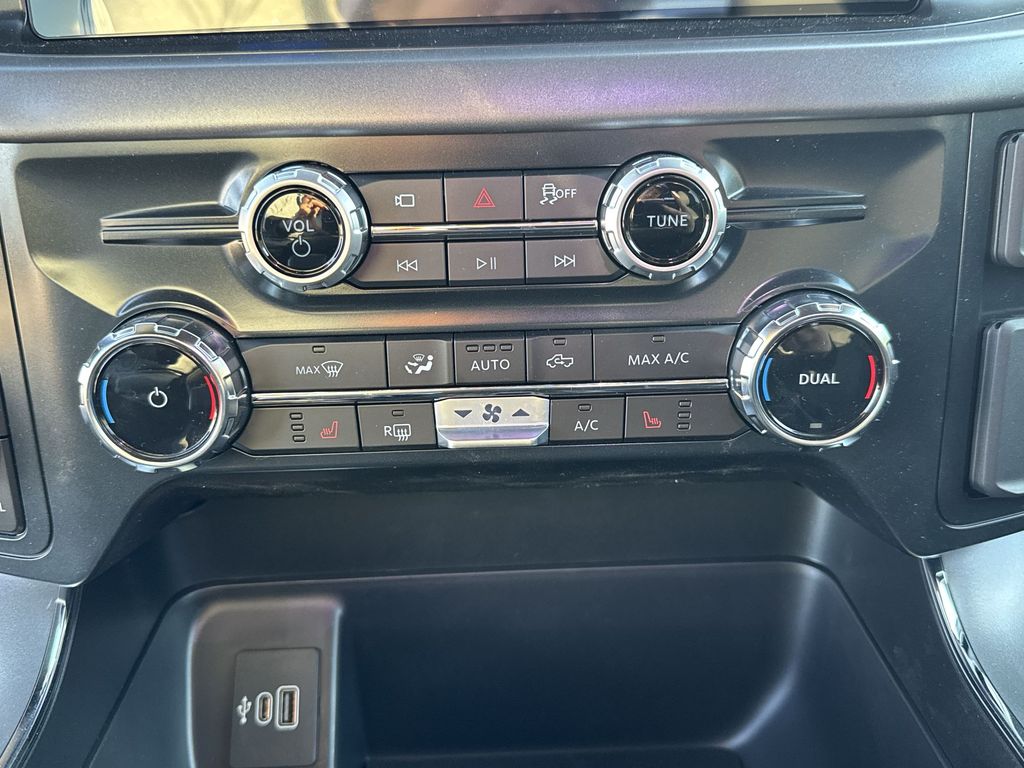 2025 Ford F-150 XLT photo 16