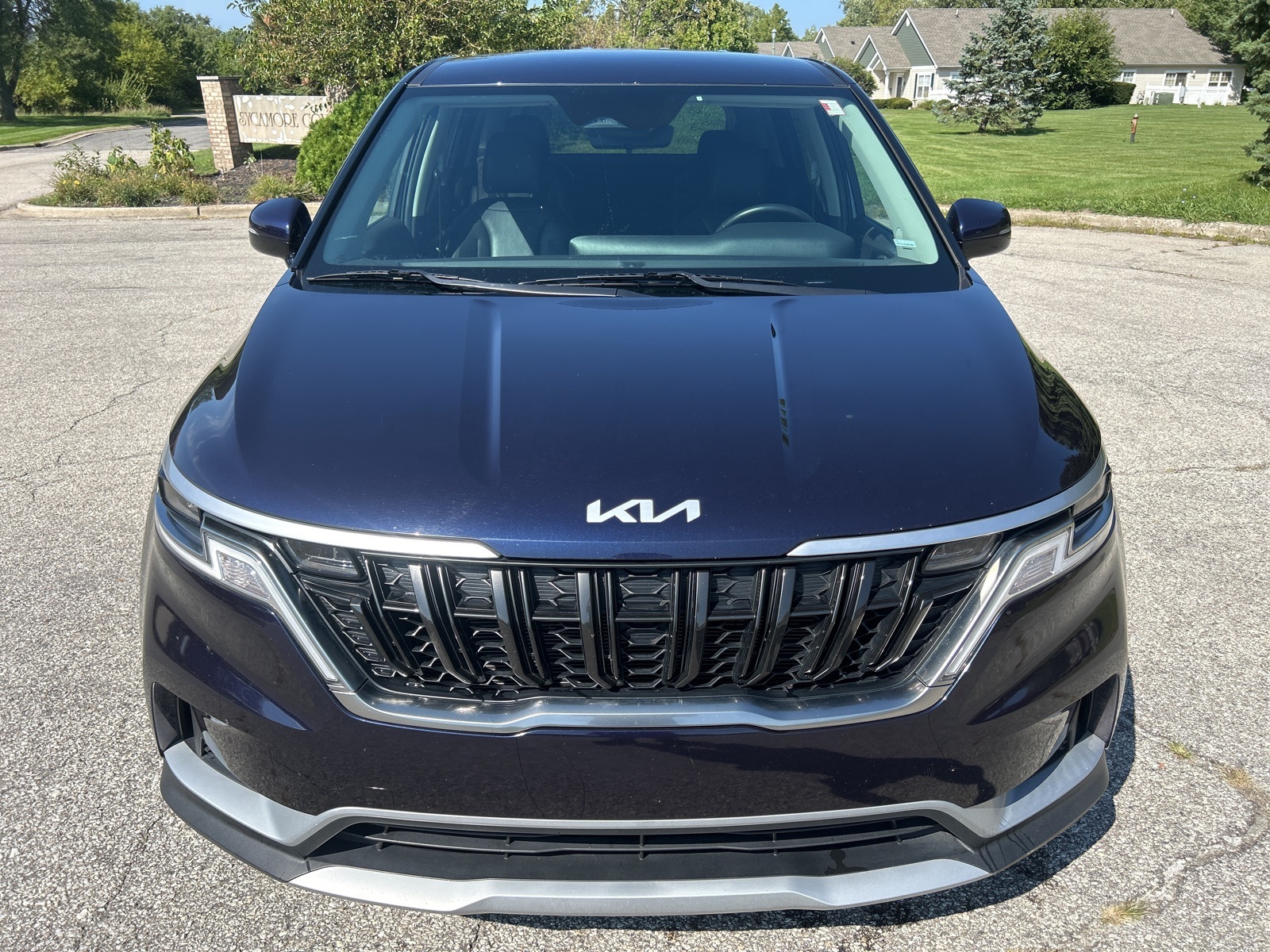 2024 Kia Carnival LX photo 3