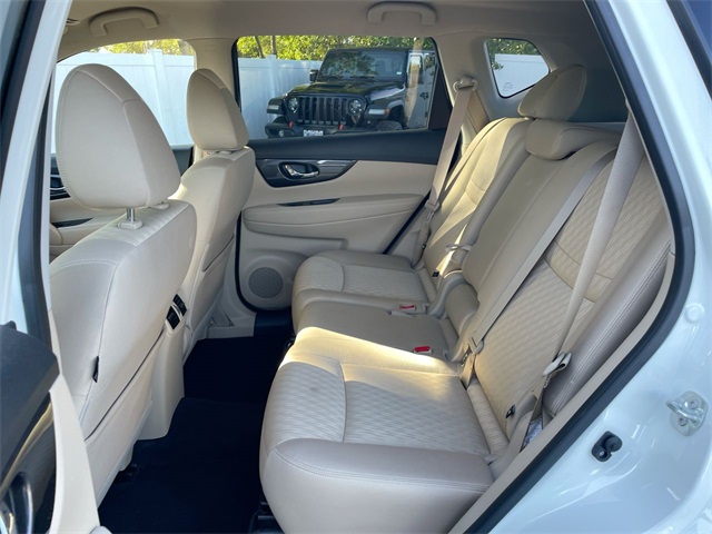 2018 Nissan Rogue SV photo 29